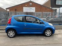 PEUGEOT 107